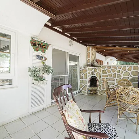 Σπίτι διακοπών Gorgeous House With Garden